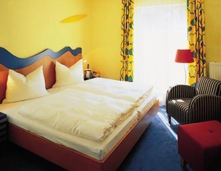 Hotel Am Kurpark Schönebeck Стая снимка