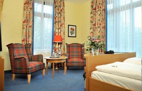 Hotel Am Kurpark Schönebeck Стая снимка