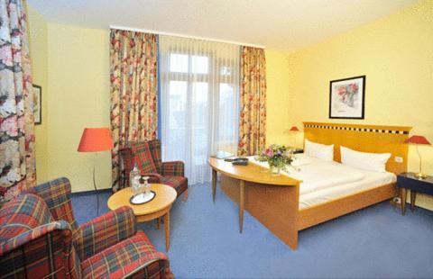 Hotel Am Kurpark Schönebeck Стая снимка